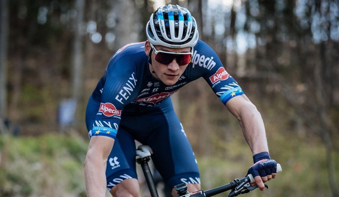 Mathieu van der Poel com o Abus Airbreaker, um dos três modelos de capacetes topo de gama da Abus produzido na Maxi Studio.