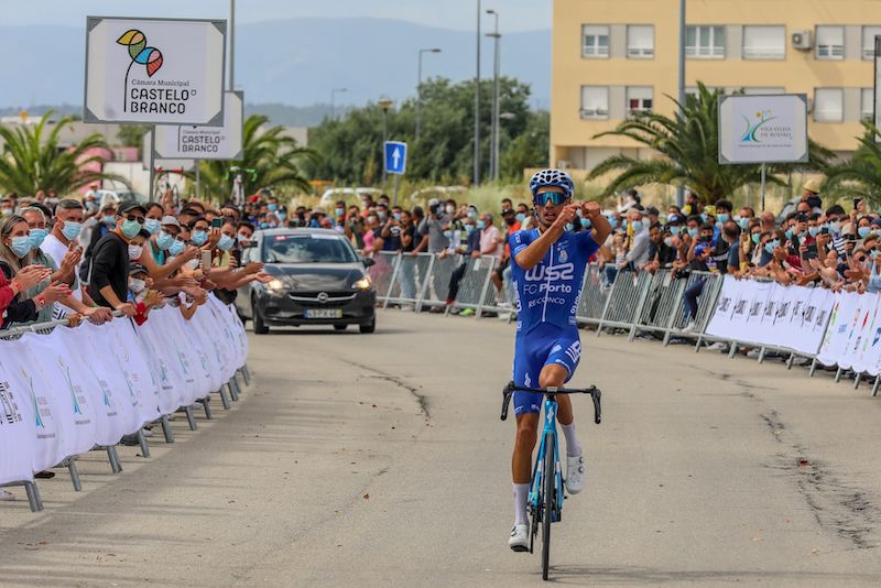 José Neves campeão nacional de fundo após demonstração de força 