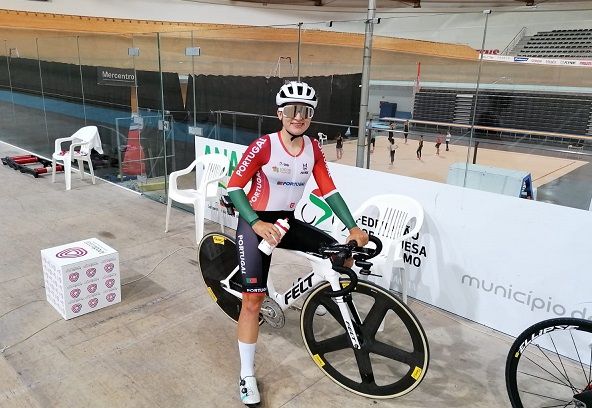 Maria Martins em estágio no Velódromo Nacional