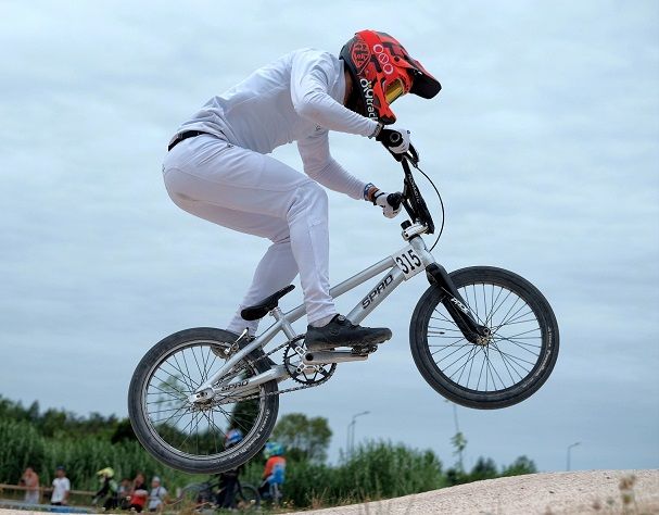 Bruno Cardoso revalida título nacional em BMX