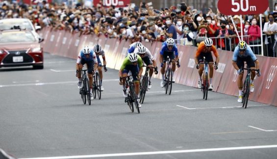 van aert e pogacar prata e bronze