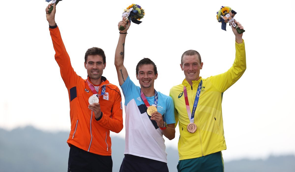 Primoz Roglic arrasa e sagra-se campeão olímpico de contrarrelógio