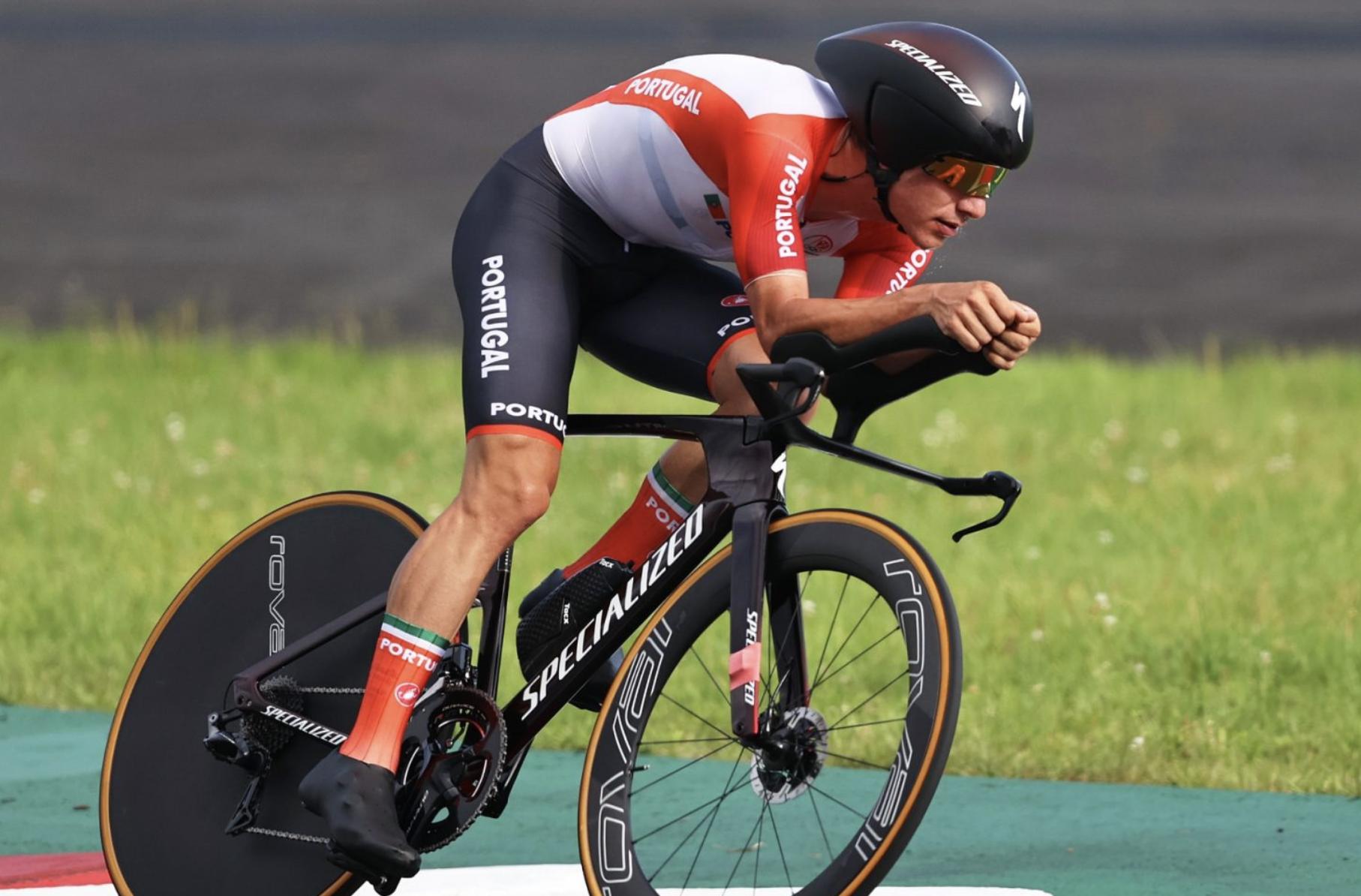João Almeida assina contrato com a UAE Team Emirates