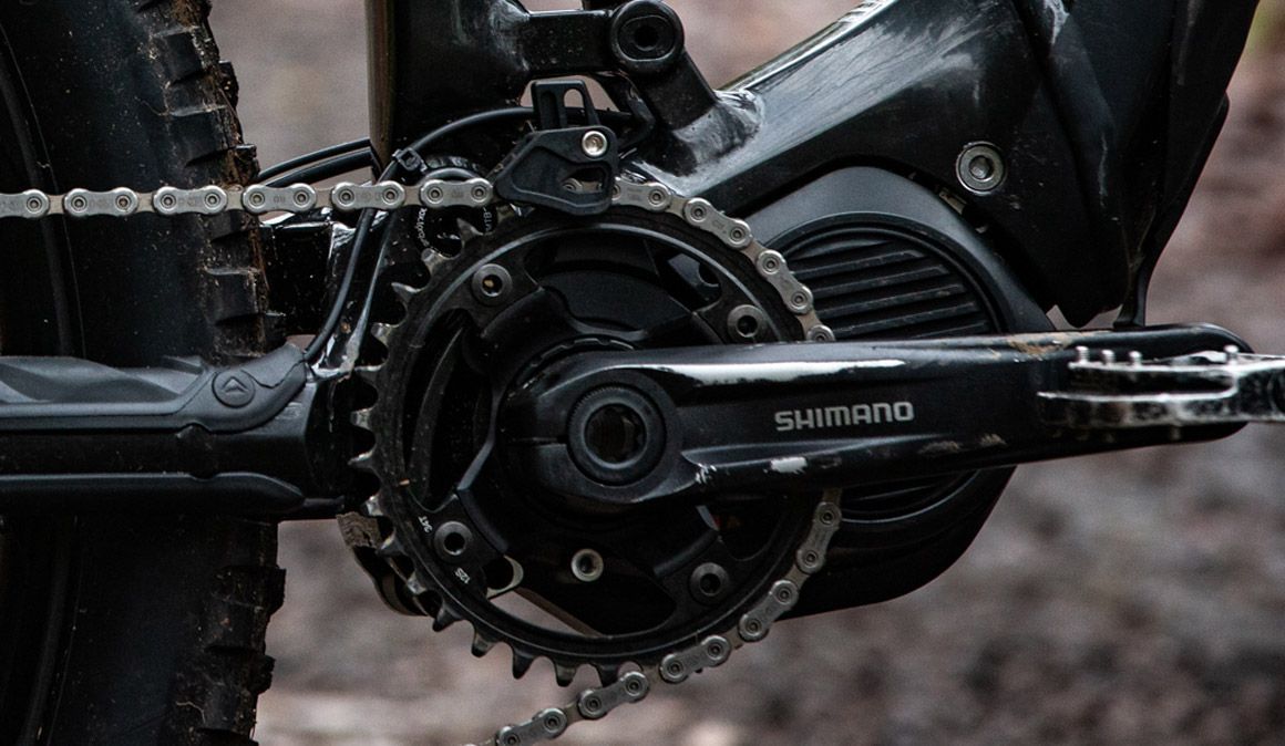 Sabes porque razão os cranques das e-bikes são mais curtos? 
