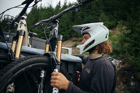 Specialized revela o novo capacete Gambit