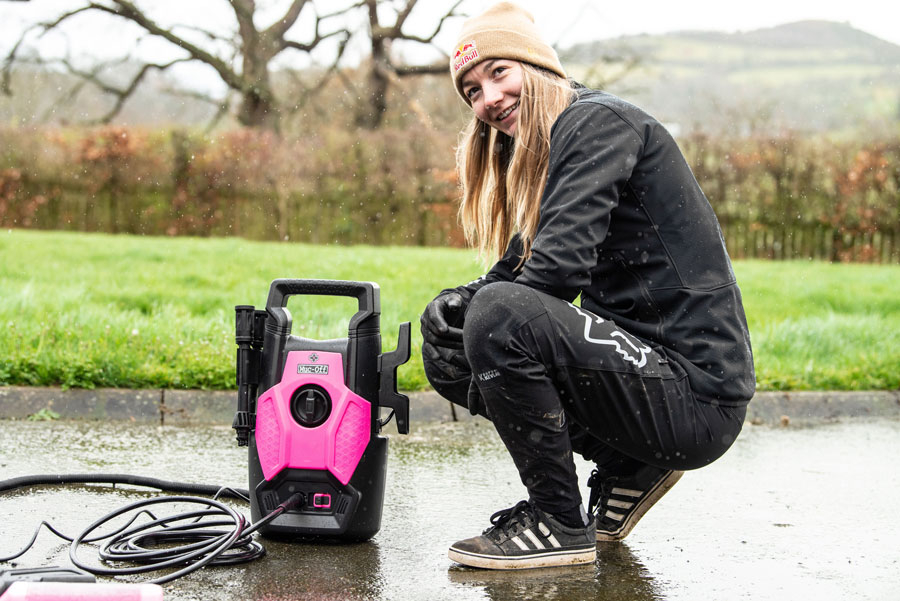 Muc-Off apresenta máquina de lavar bicicletas a alta pressão