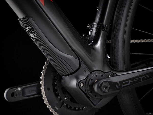 Trek apresenta uma nova ebike ultraleve de estrada