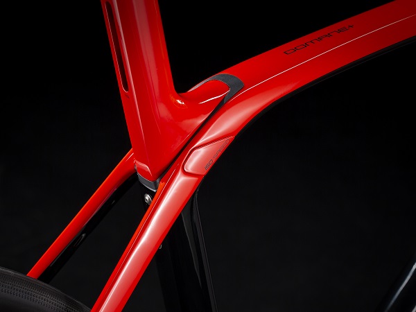 Trek apresenta uma nova ebike ultraleve de estrada
