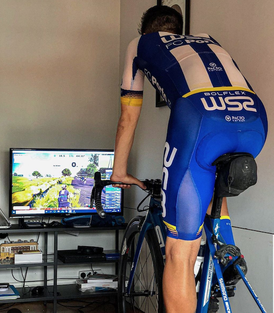 W52-FC Porto e Swift Carbon ProCycling em duelo