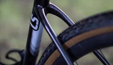 Factor Bikes estreia-se no mundo do gravel com a LS