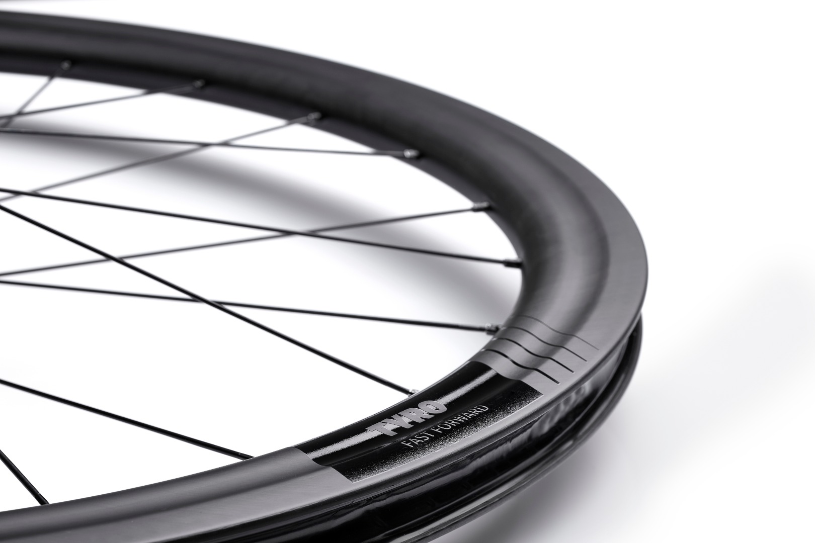 FFWD apresenta as novas rodas TYRO