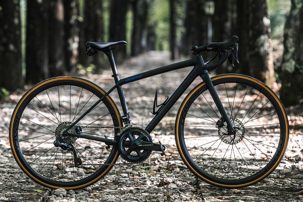 Acabaram de chegar as novas Specialized Aethos Pro e Expert