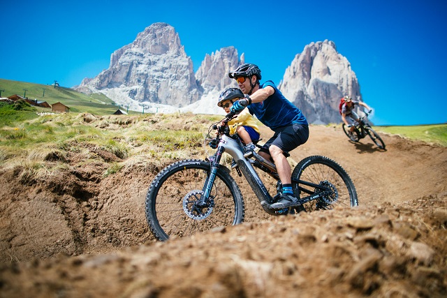 Ter um filho não significa parar de pedalar