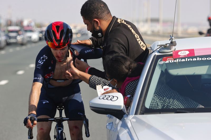 UAE Tour: Caleb Ewan ganha última etapa em dia histórico de Almeida